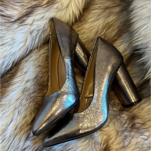 A new day chunky metallic silver heels size 5.5 - Picture 3 of 11